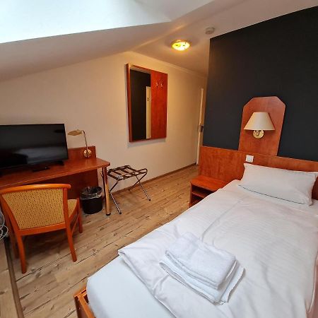Hotel Gasthaus Frorup à Oeversee Extérieur photo