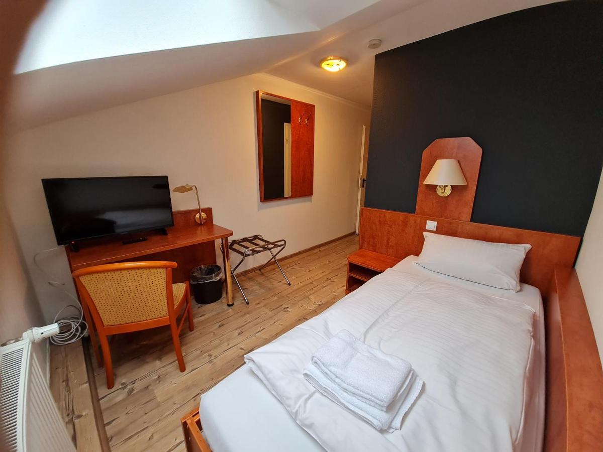 Hotel Gasthaus Frorup à Oeversee Extérieur photo